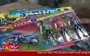 Thu giữ 3000 sản phẩm đồ chơi không rõ nguồn gốc xuất xứ Thu giữ 3000 sản phẩm đồ chơi không rõ nguồn gốc xuất xứ